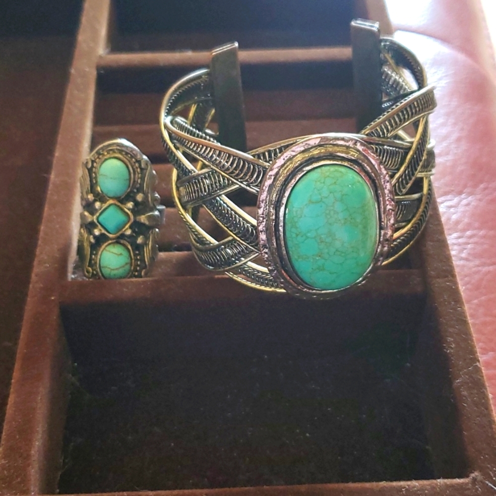 Costume jewelry turquoise and silver arm band and adjustable ring